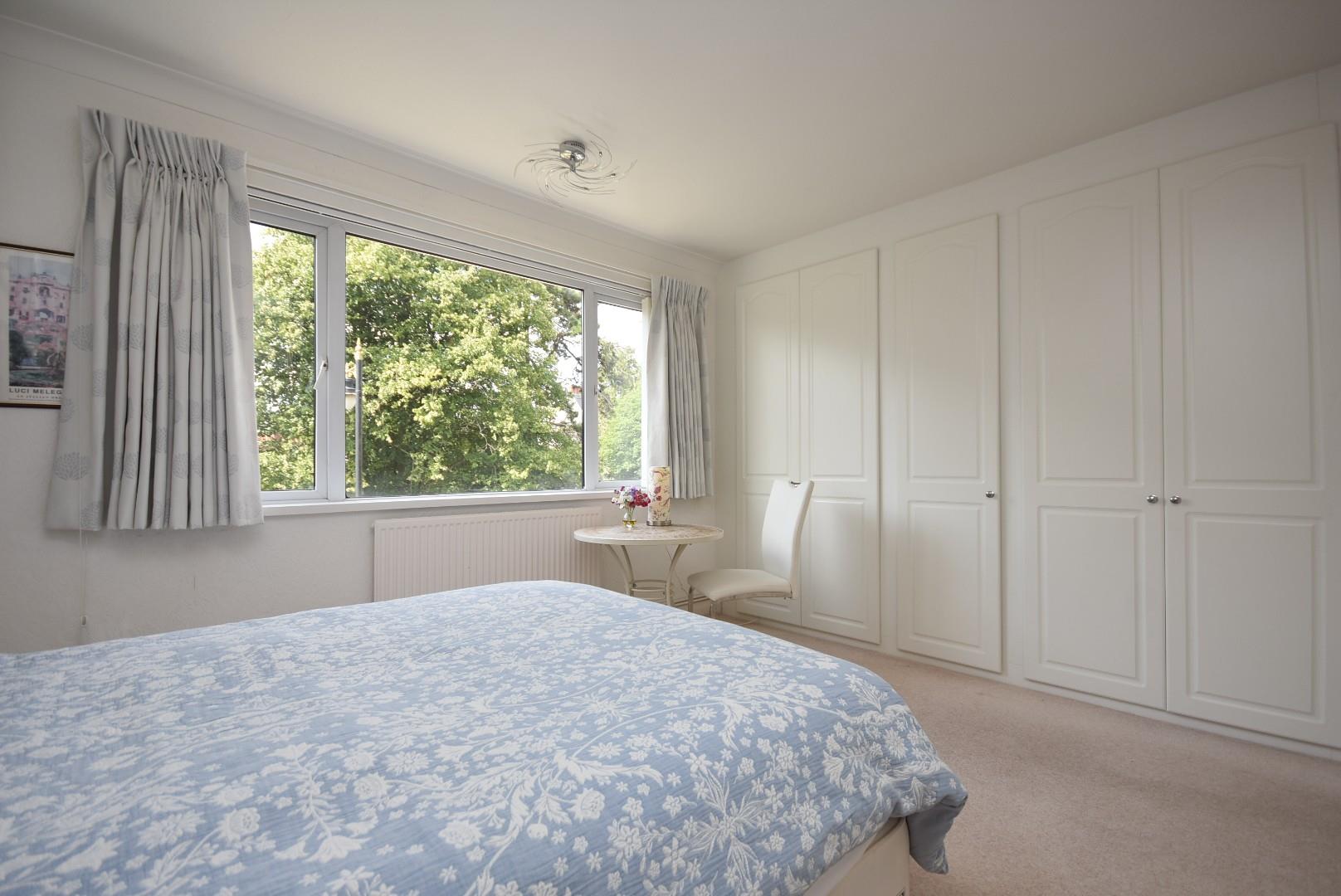 16 Albany Court, Beach Road, Penarth, CF64 1JU